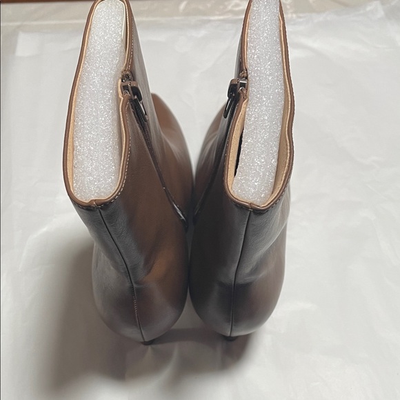 Journee Collection Tan Vegan Leather Pointed Toe Boots - Picture 5 of 7